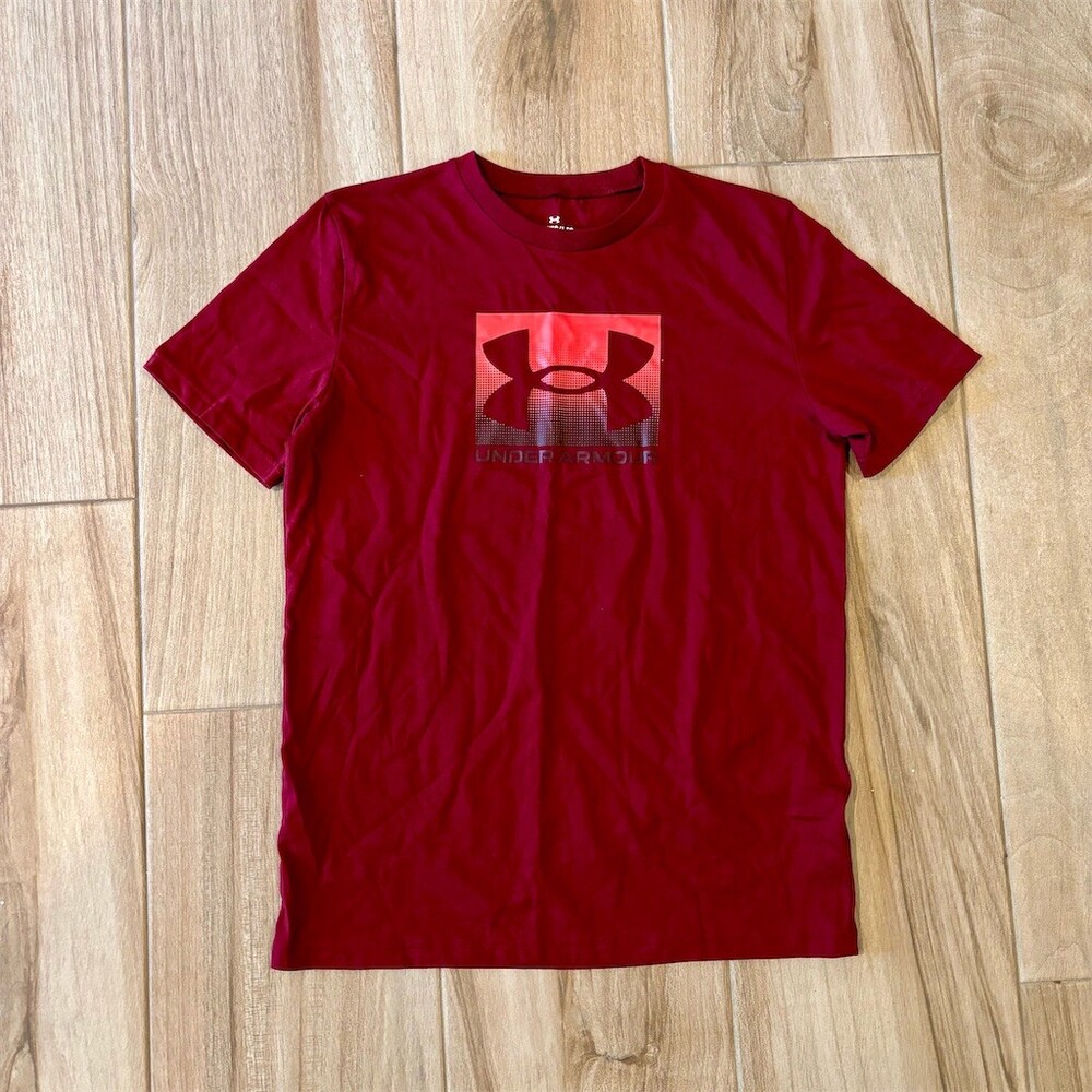 Under Armour T-Shirt Boys Youth XL Red Boxed Logo Graphic Short Sleeve